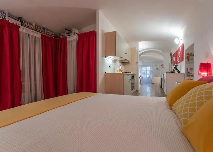 アパート Red Near Porta Nuova By Wonderful Italy *