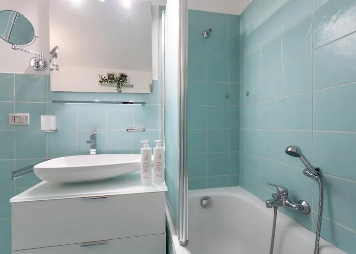 Red Near Porta Nuova By Wonderful Italy Apartman *