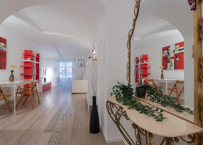 Red Near Porta Nuova By Wonderful Italy Apartman
